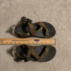 Kids cheetah print chacos